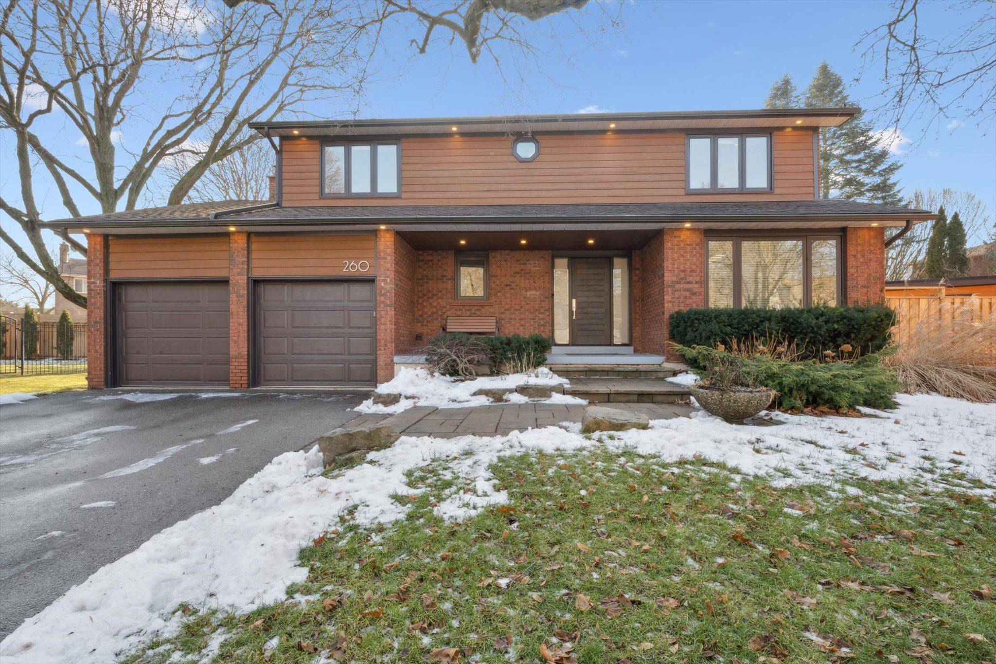 Oakville, ON L6H 3A5,260 Princess Royal CT
