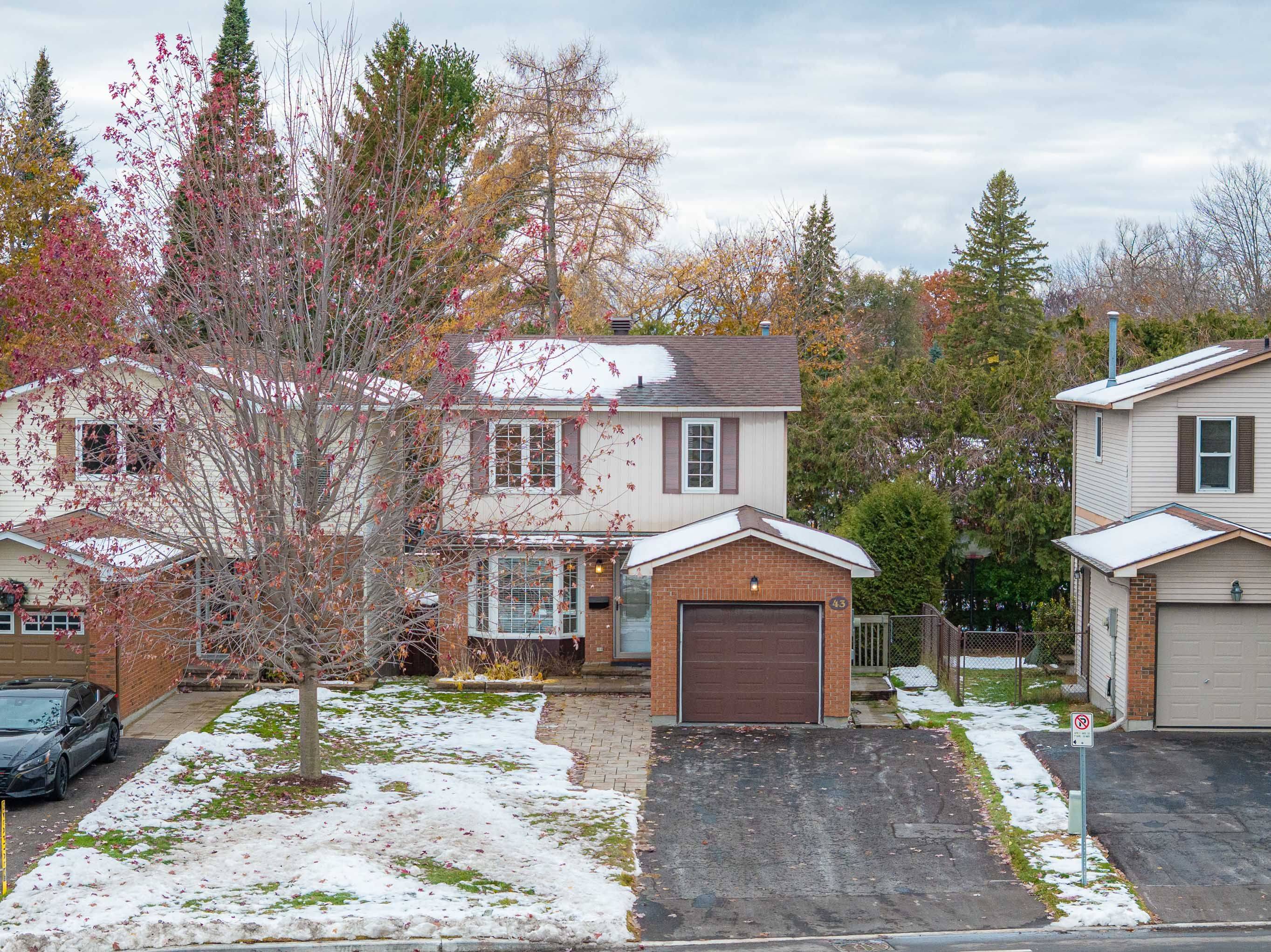 Kanata, ON K2L 1N6,43 Rothesay DR