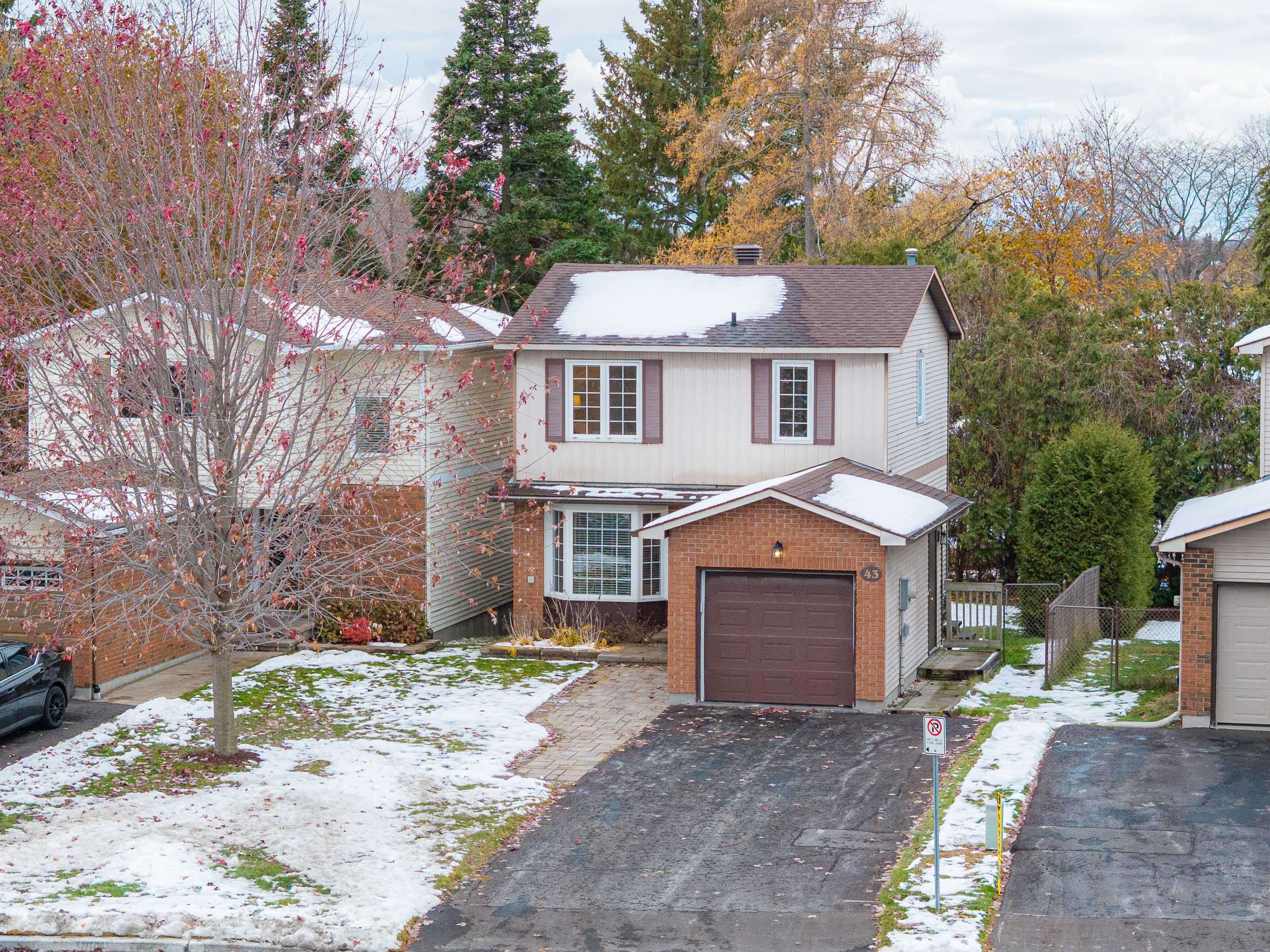 Kanata, ON K2L 1N6,43 Rothesay DR