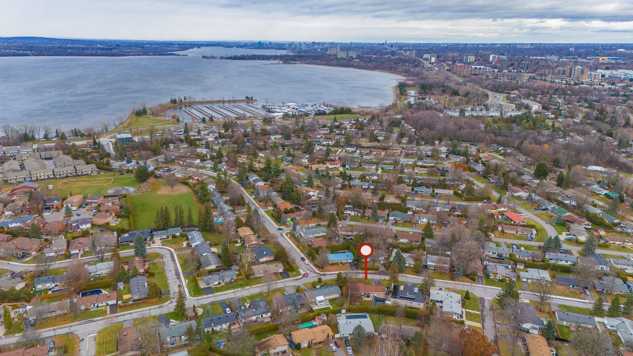 Crystal Bay - Rocky Point - Bayshore, ON K2H 5N1,62 Crystal Beach DR