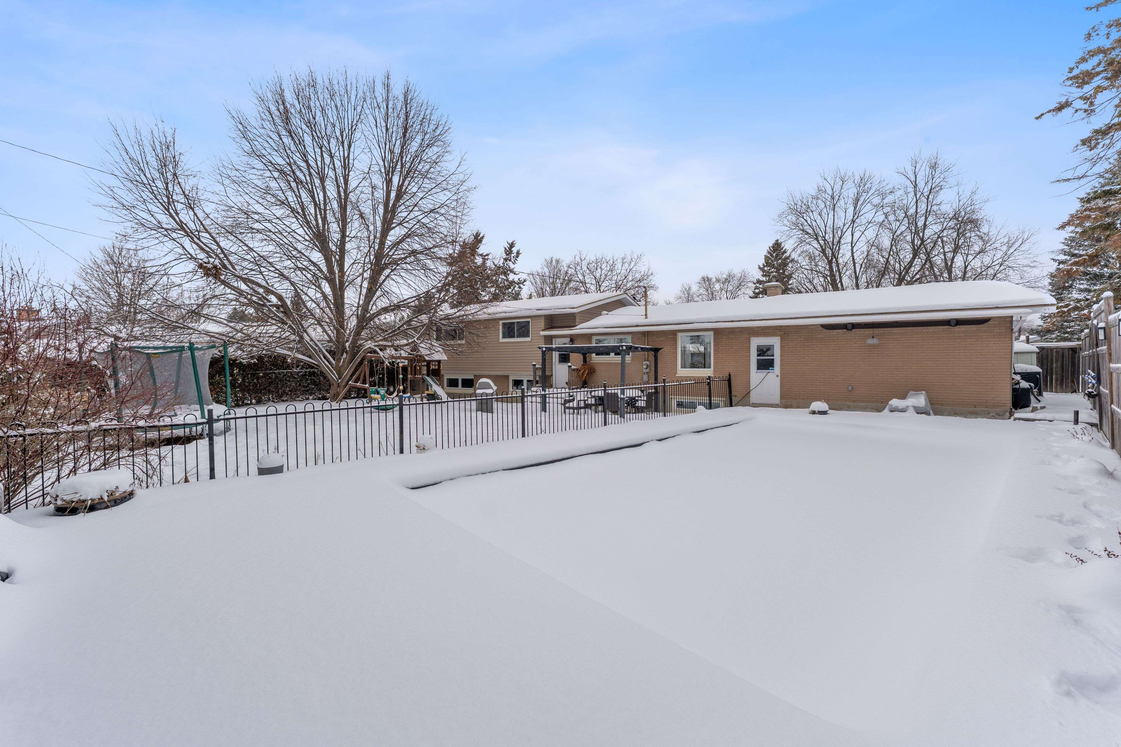 Crystal Bay - Rocky Point - Bayshore, ON K2H 5N1,62 Crystal Beach DR