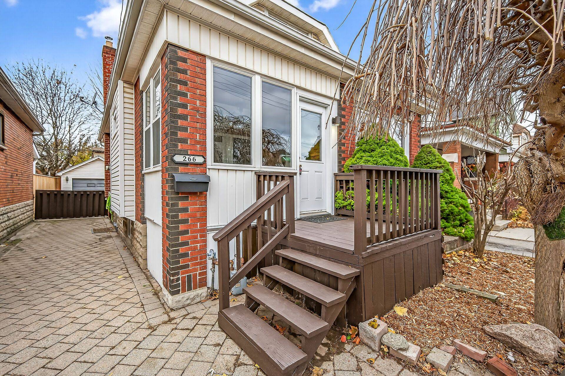 Hamilton, ON L8K 2P3,266 Wexford AVE S