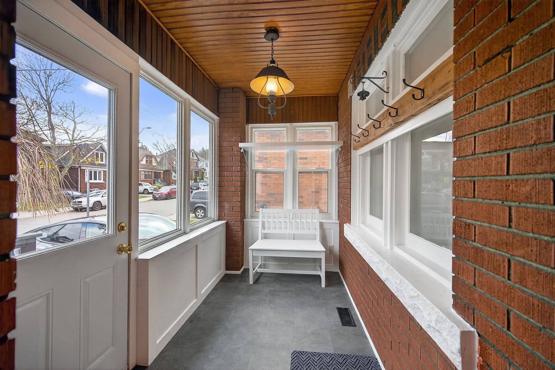 Hamilton, ON L8K 2P3,266 Wexford AVE S