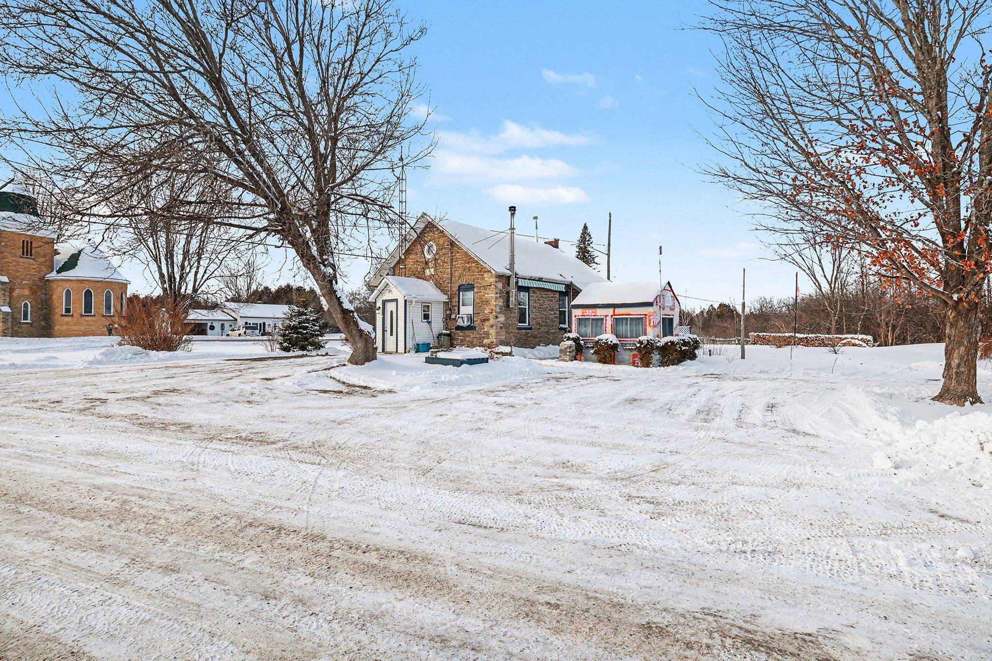 Elizabethtown-kitley, ON K0G 1G0,655 County Road 29 RD