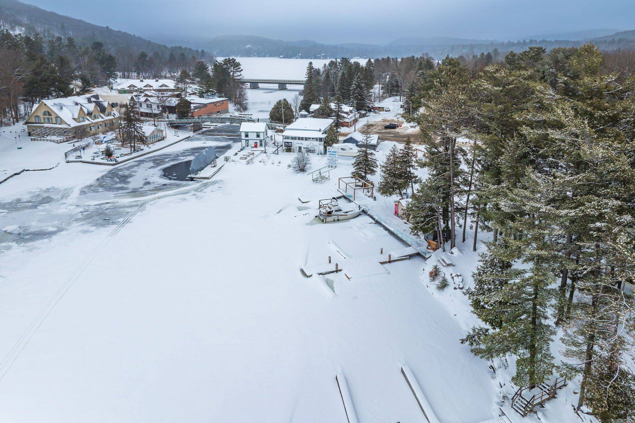 Lake Of Bays, ON P0B 1A0,1092 Main ST