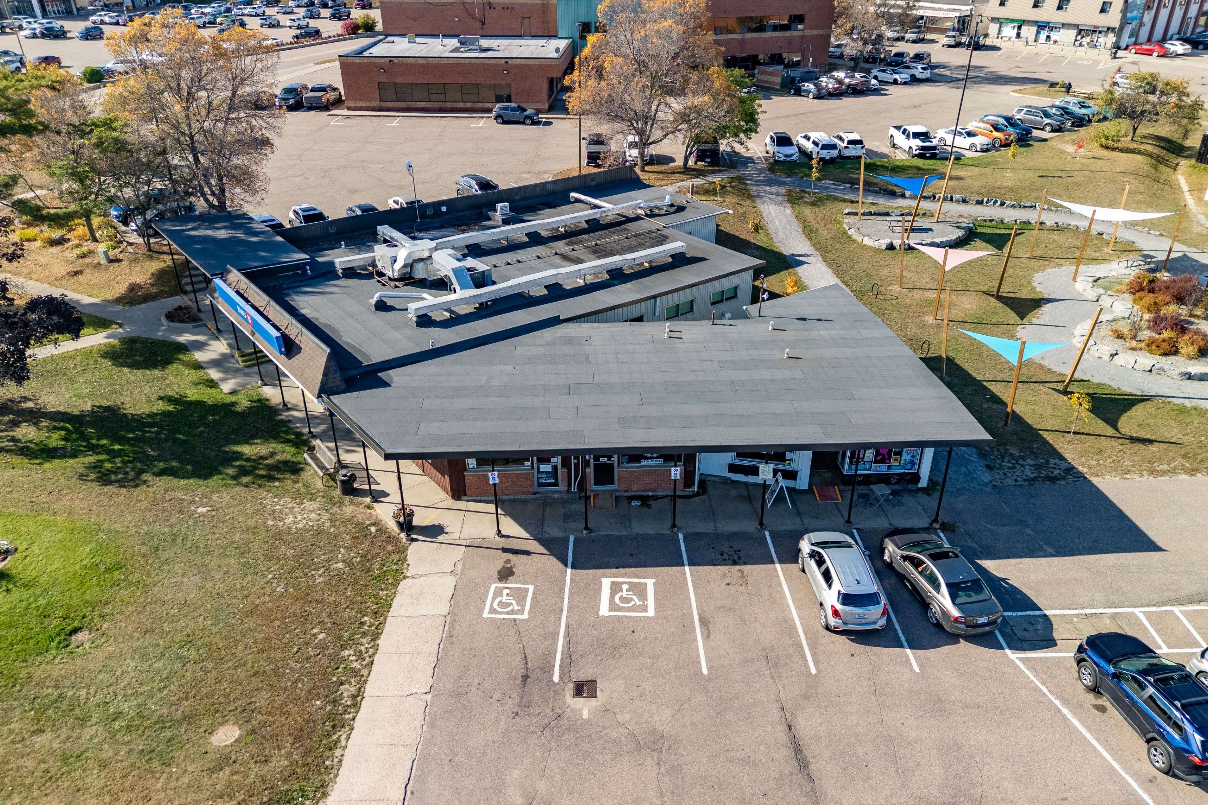 Deep River, ON K0J 1P0,10 Ridge RD