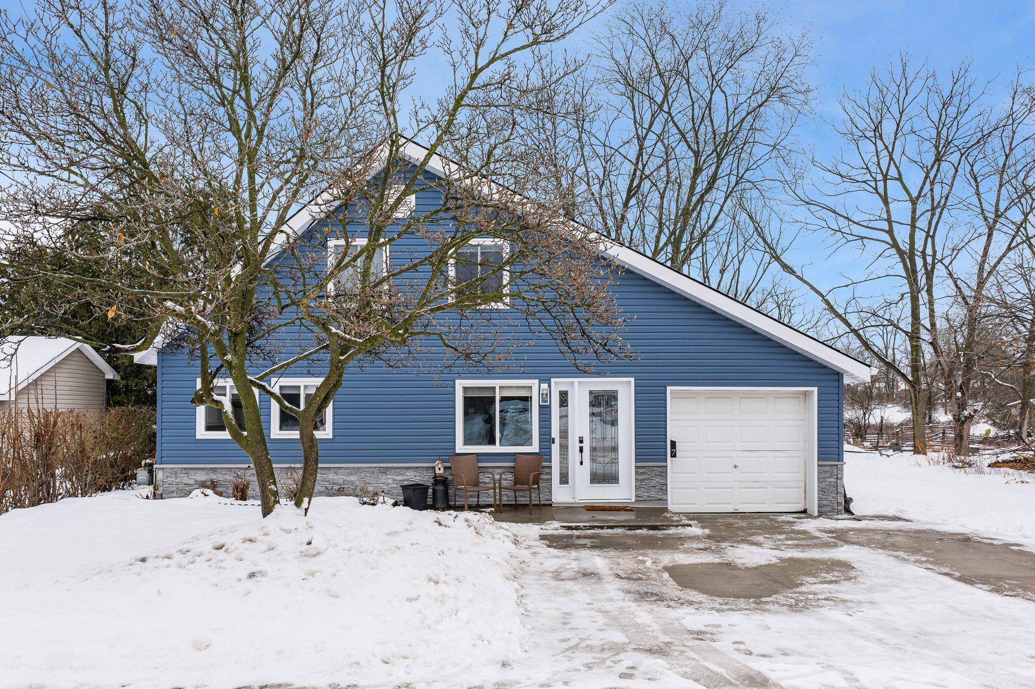 Guelph, ON N1E 2P2,7 Normandy DR