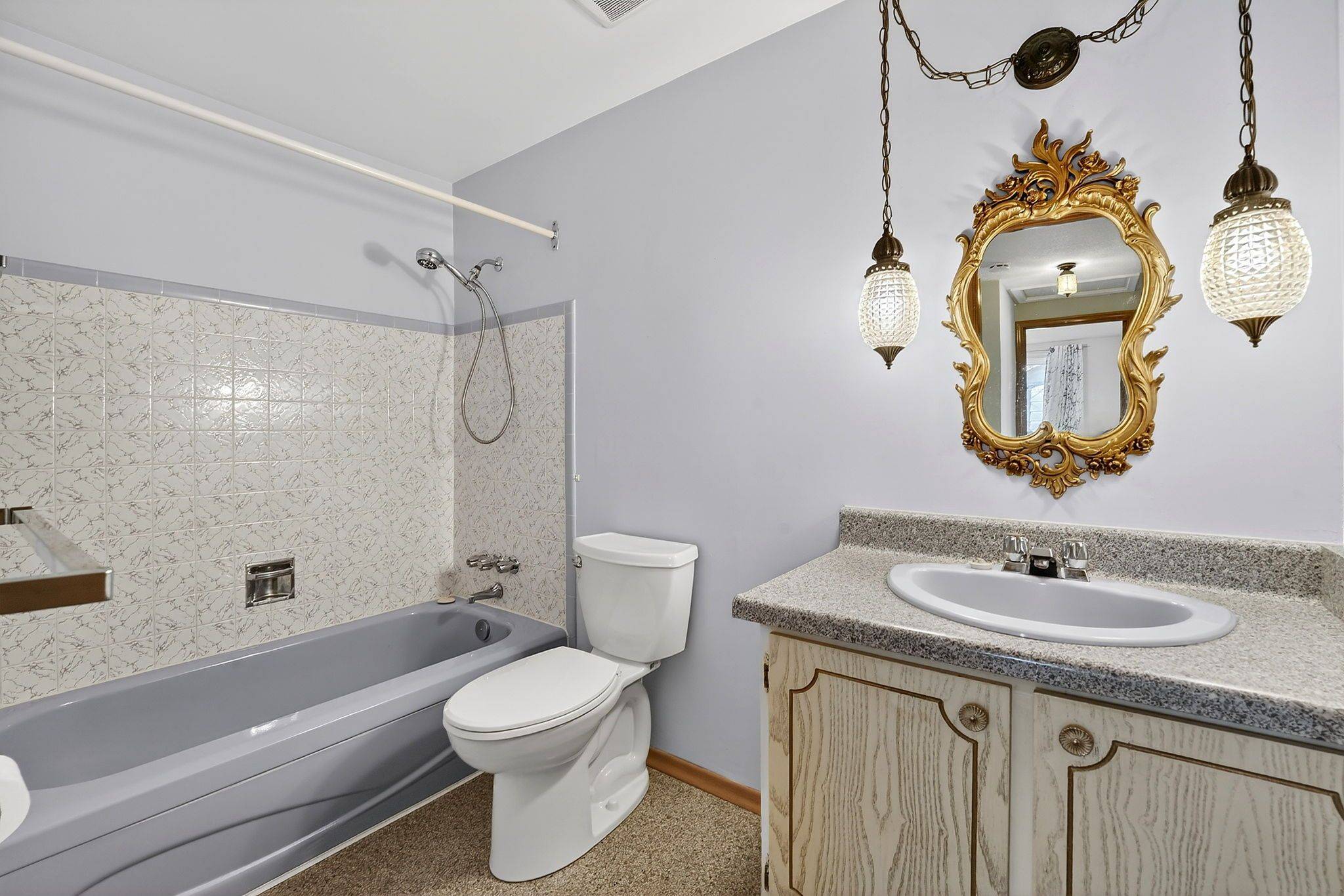 Hamilton, ON L8K 5L4,18 Fairway DR