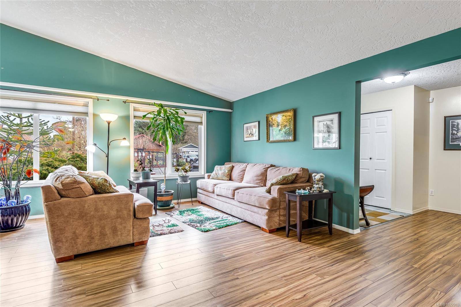 Black Creek, BC V9J 1A2,8955 McLarey Ave