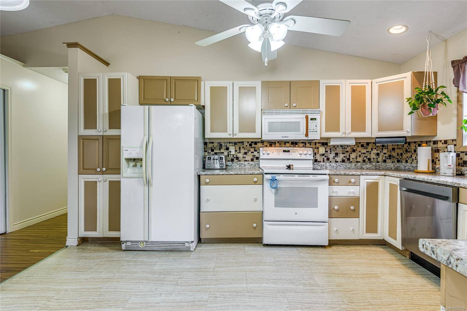 Black Creek, BC V9J 1A2,8955 McLarey Ave