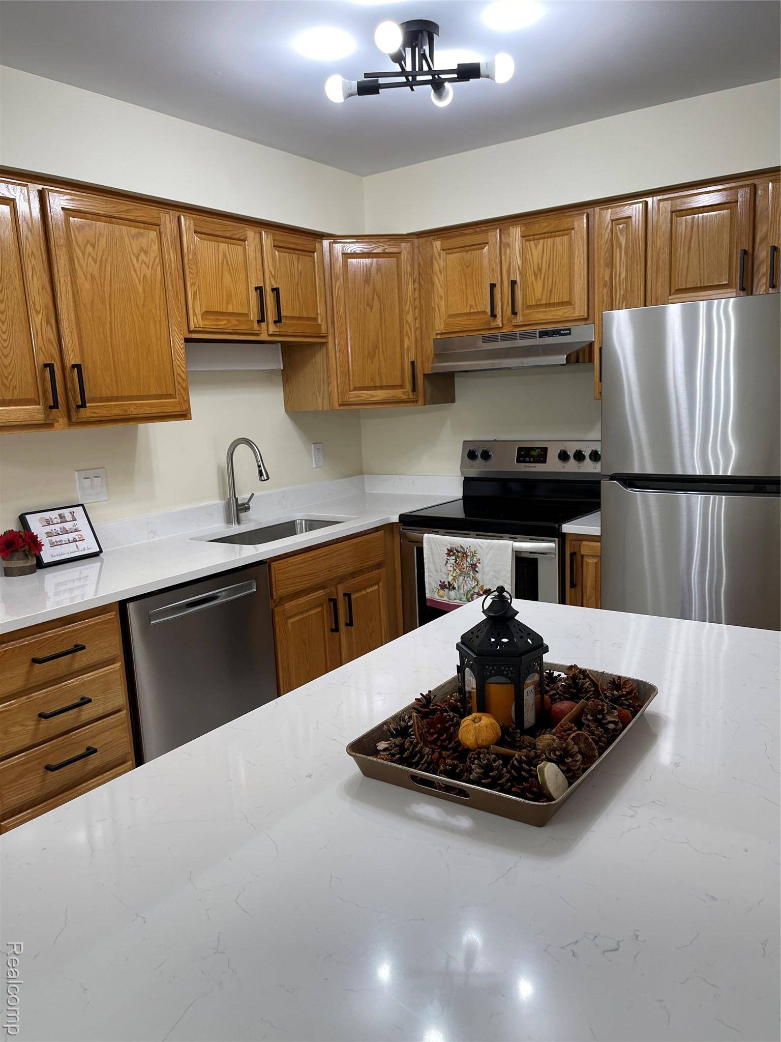 Macomb, MI 48044,15803 Balfour DR