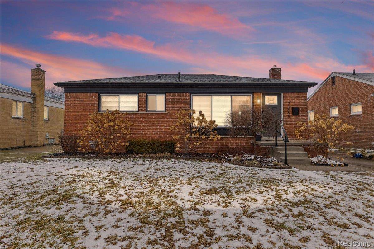 St. Clair Shores, MI 48082,21445 Lakebreeze ST