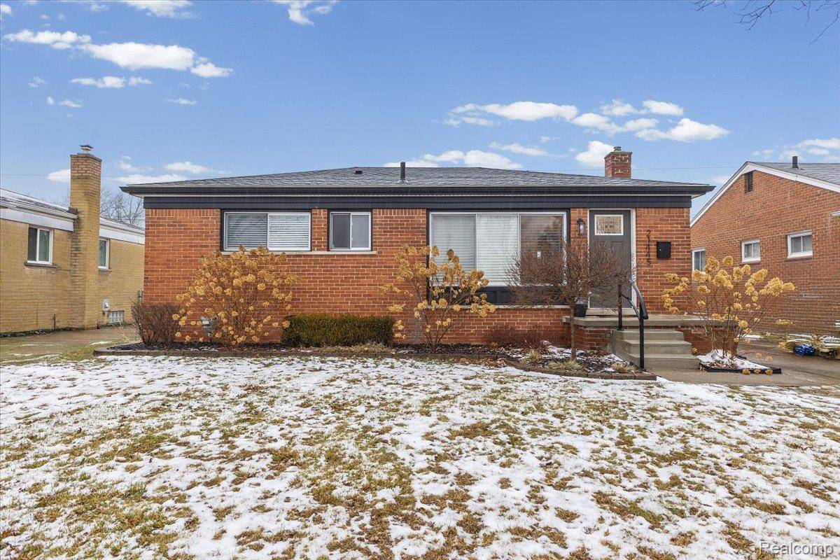 St. Clair Shores, MI 48082,21445 Lakebreeze ST