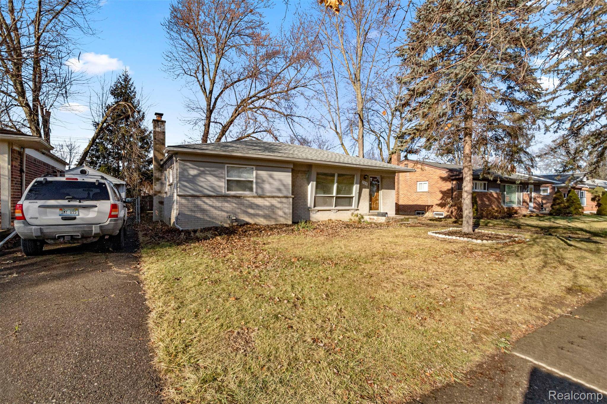 Livonia, MI 48150,9319 Merriman RD