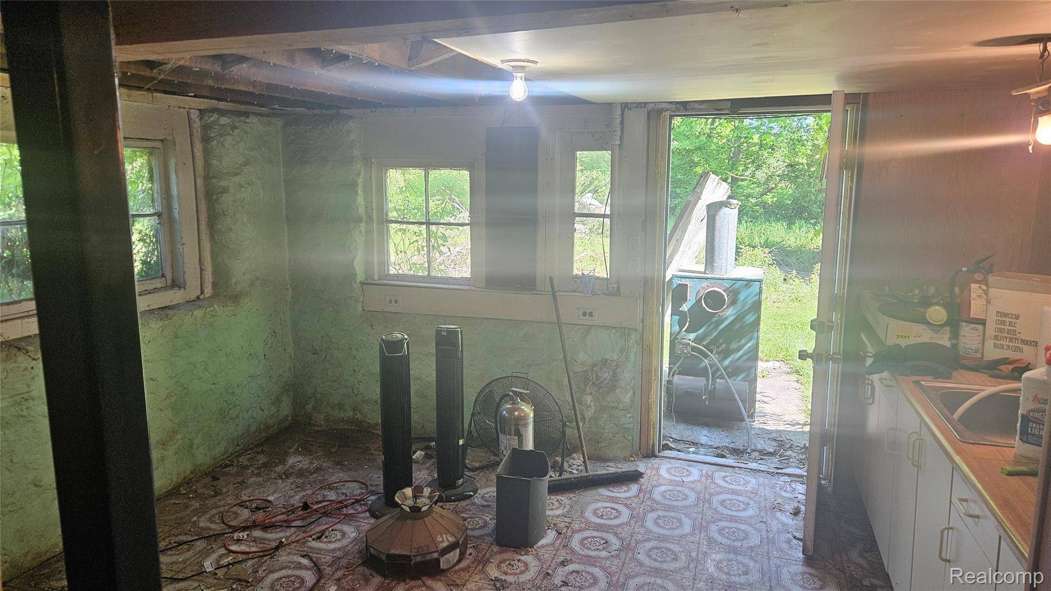 Howell, MI 48855,5820 Mack RD