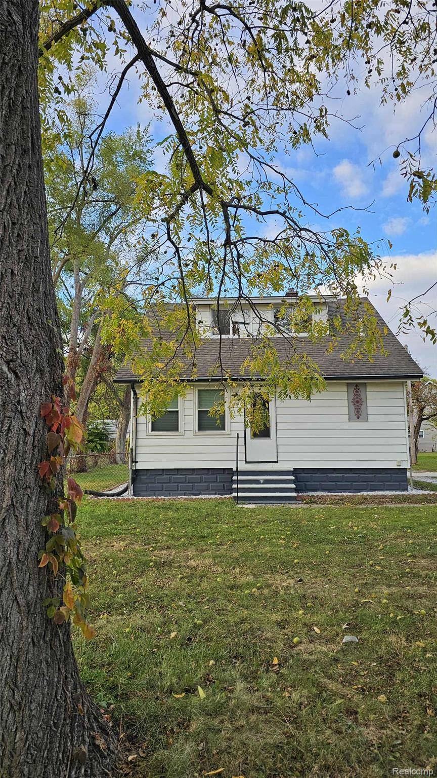 Clinton Township, MI 48035,22141 15 Mile RD