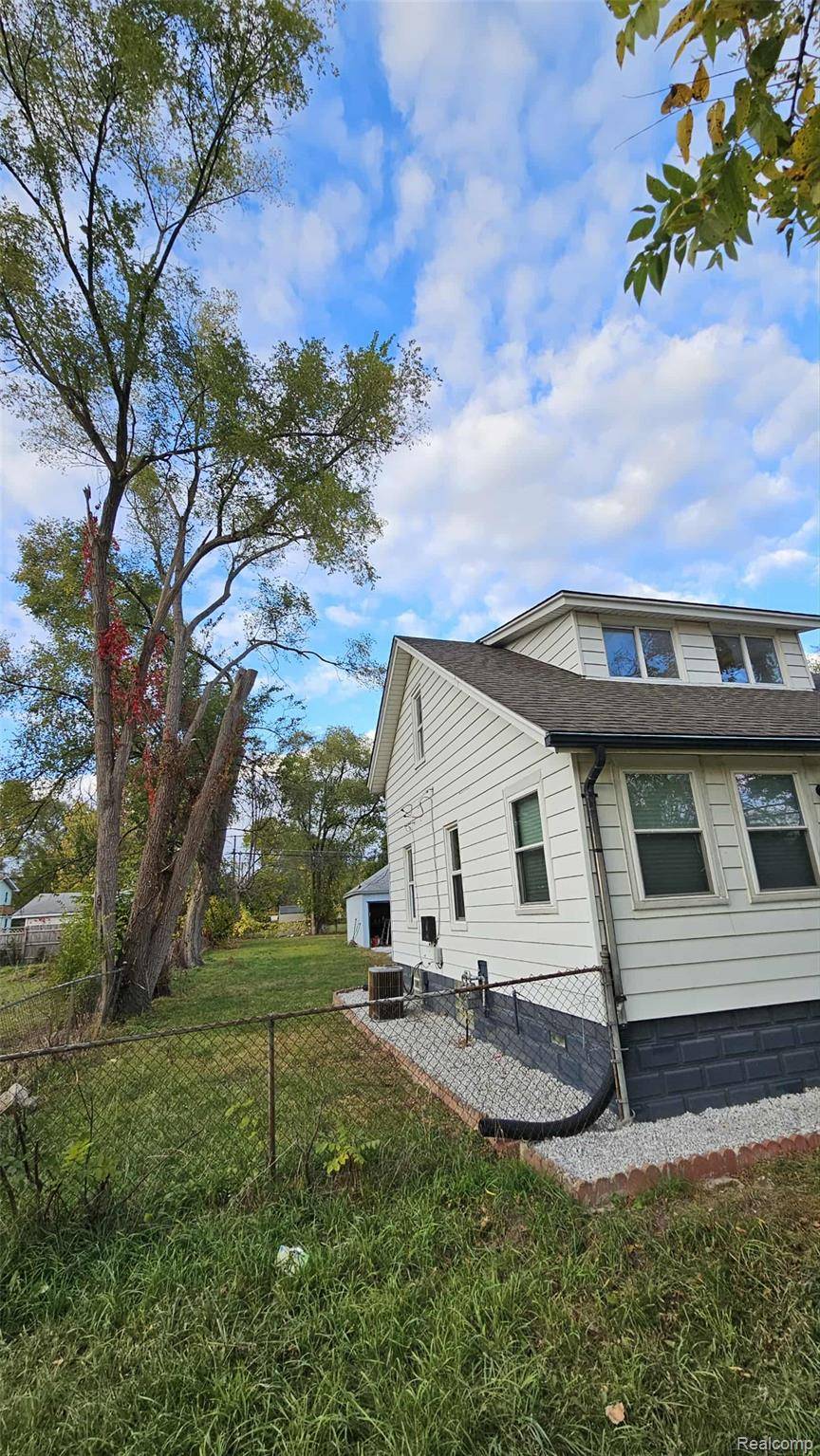 Clinton Township, MI 48035,22141 15 Mile RD