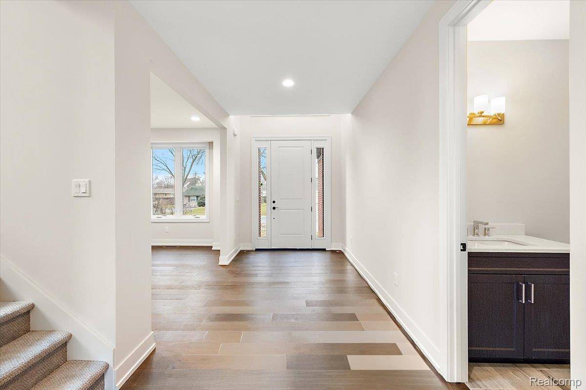 Rochester Hills, MI 48309,2921 Walsh DR