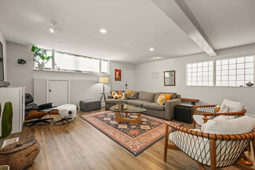 Dallas, TX 75205,4231 Travis Street #29