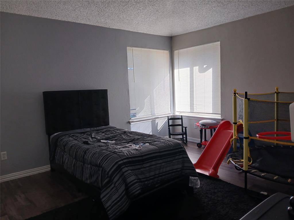 5002 Prairieview Court S, Arlington, TX 76017