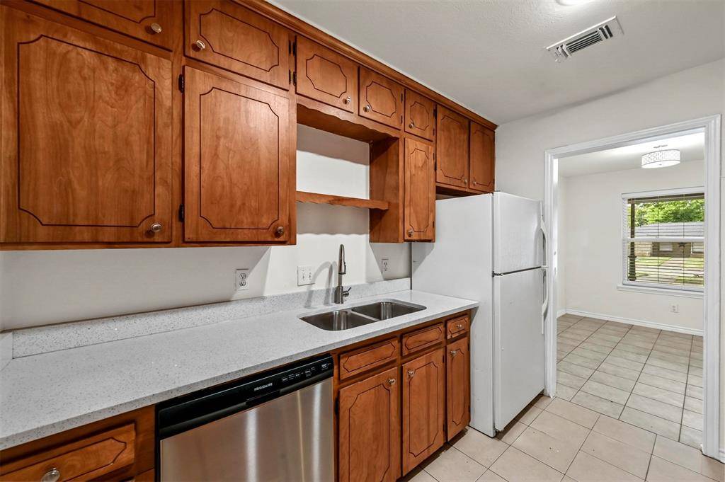 Irving, TX 75060,939 Lindy Court