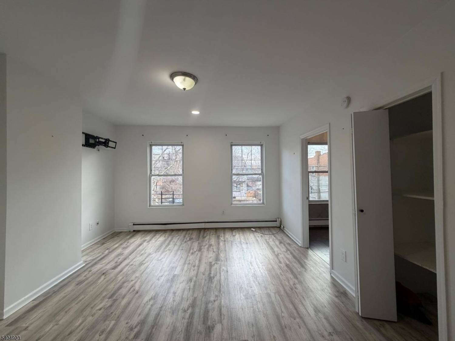 Paterson City, NJ 07522,123 N Main St #2