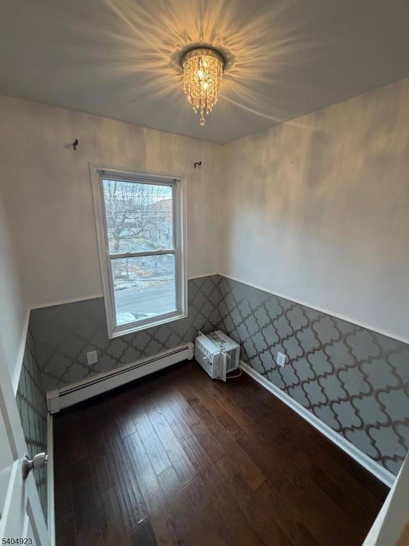 Paterson City, NJ 07522,123 N Main St #2