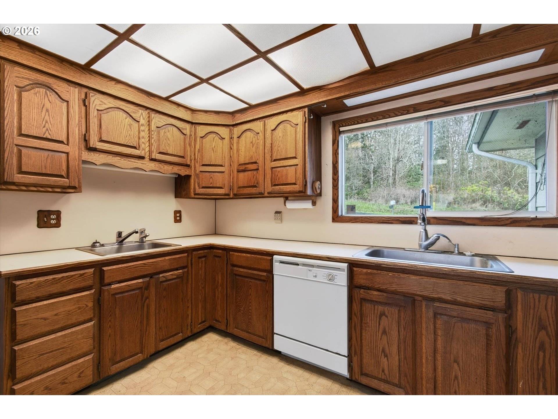 Longview, WA 98632,919 CASCADE DR