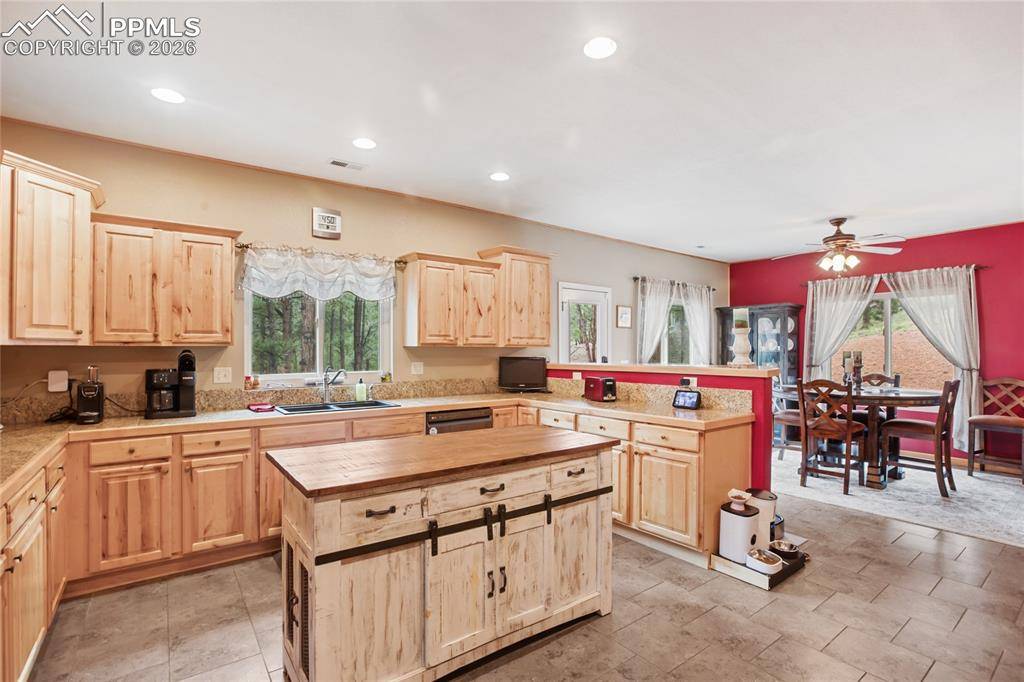 Florissant, CO 80816,16 Rainier CIR