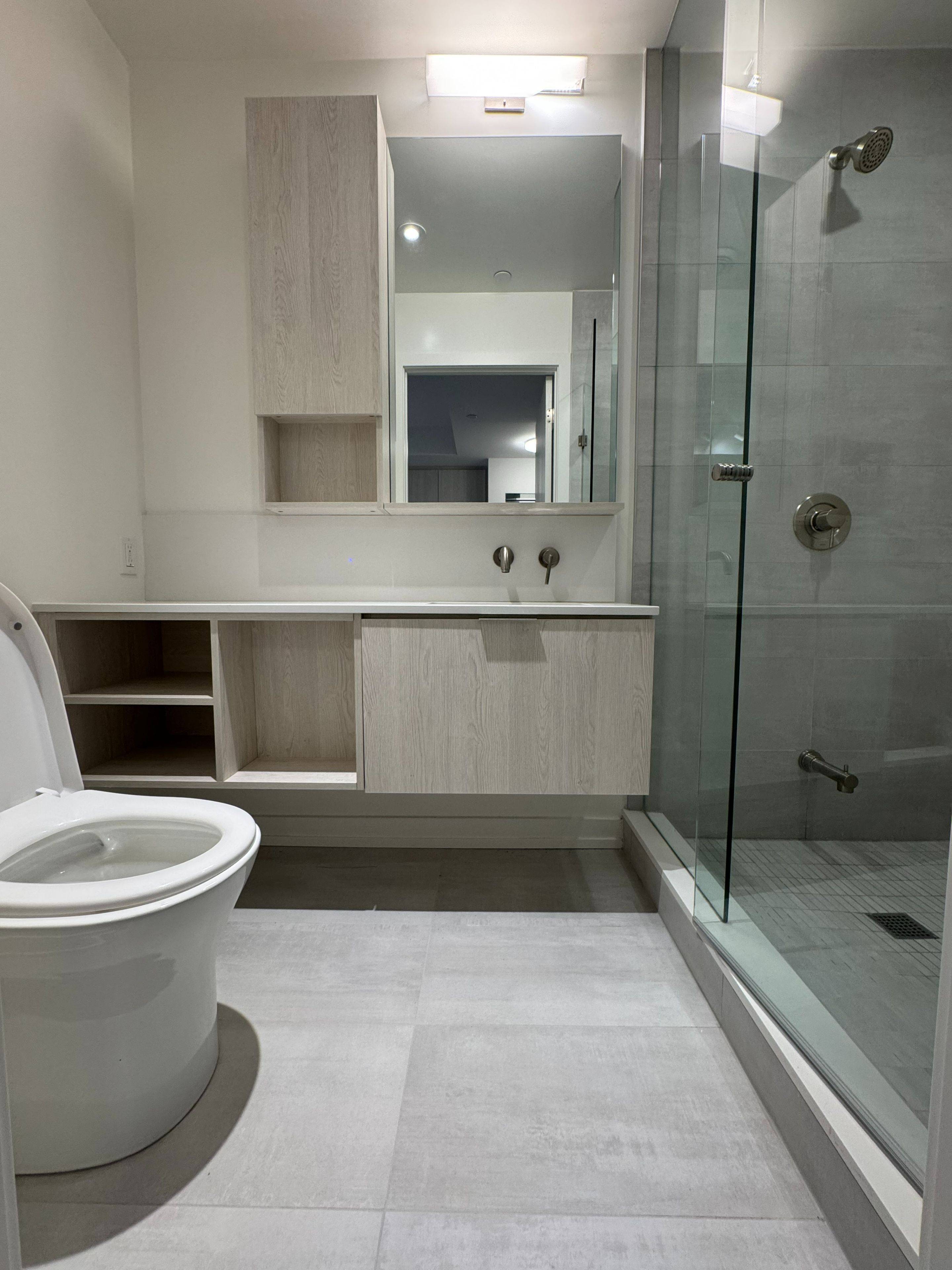 Toronto C10, ON M4P 1V7,110 Broadway AVE #2206S