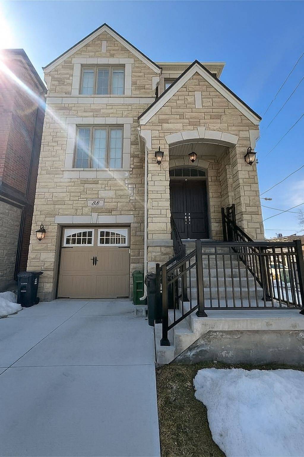 Toronto C07, ON M2R 0A9,88 William Durie WAY