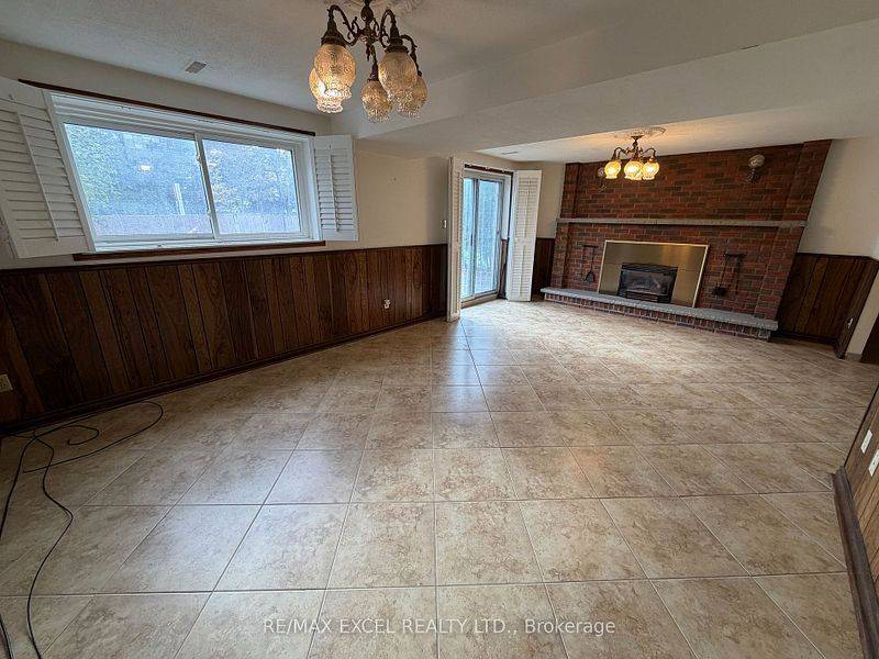 Toronto C15, ON M2J 4W6,71 Hickorynut DR #Lower