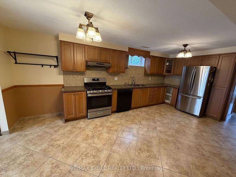 Toronto C15, ON M2J 4W6,71 Hickorynut DR #Lower