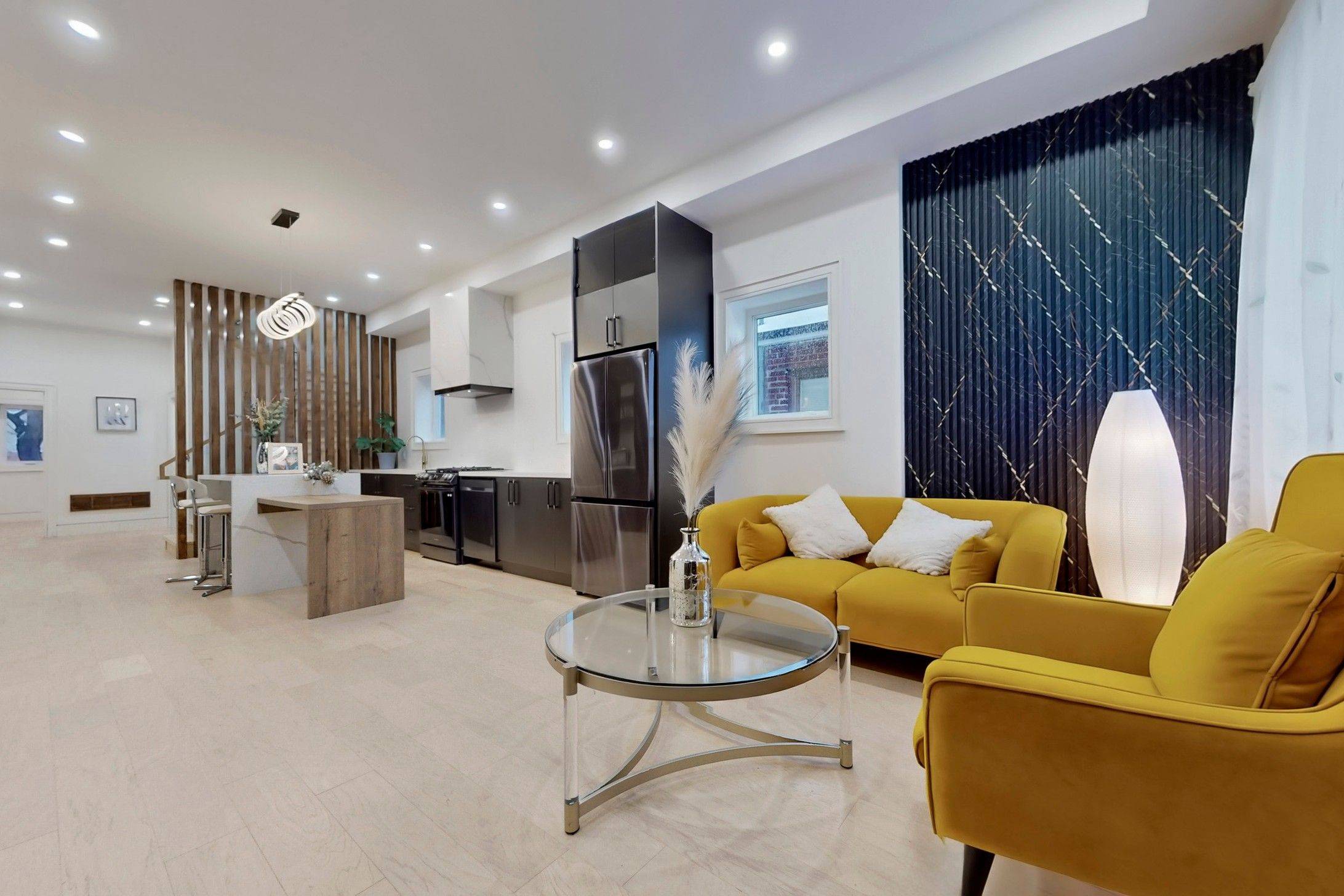 Toronto C03, ON M6C 1N5,16 Mulberry CRES