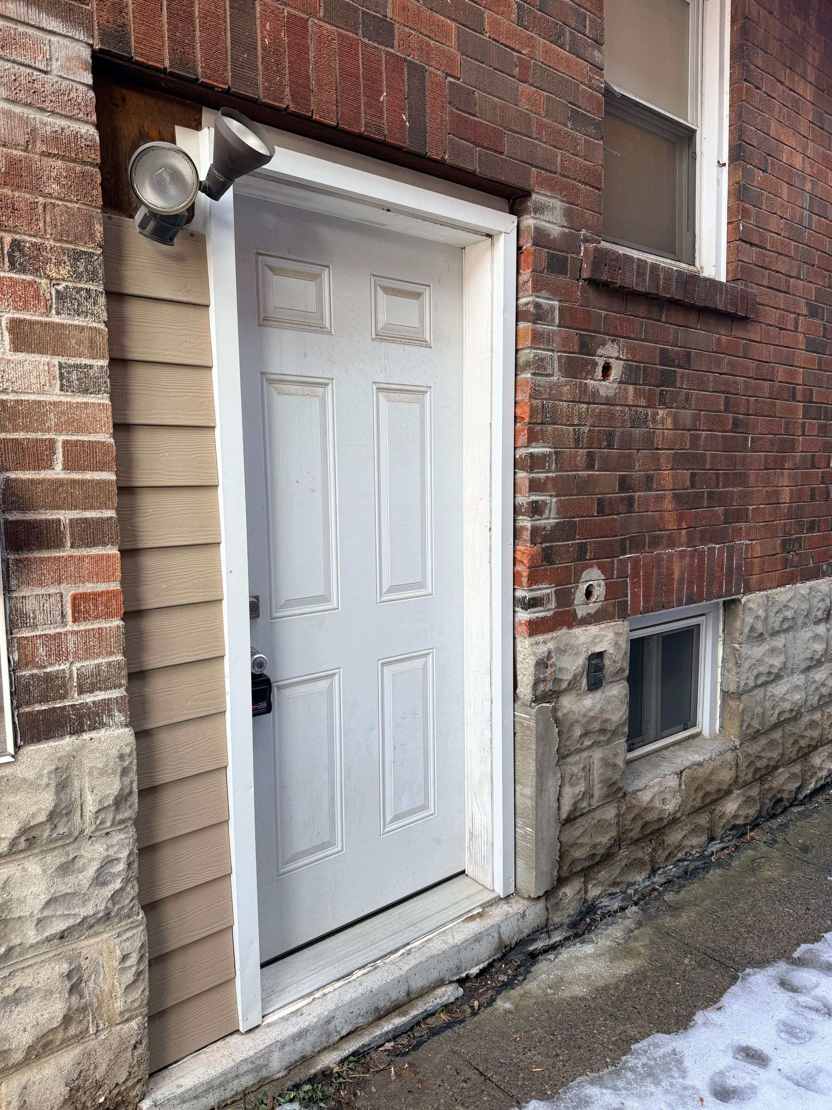 Toronto E01, ON M4L 2S3,63 Billings AVE