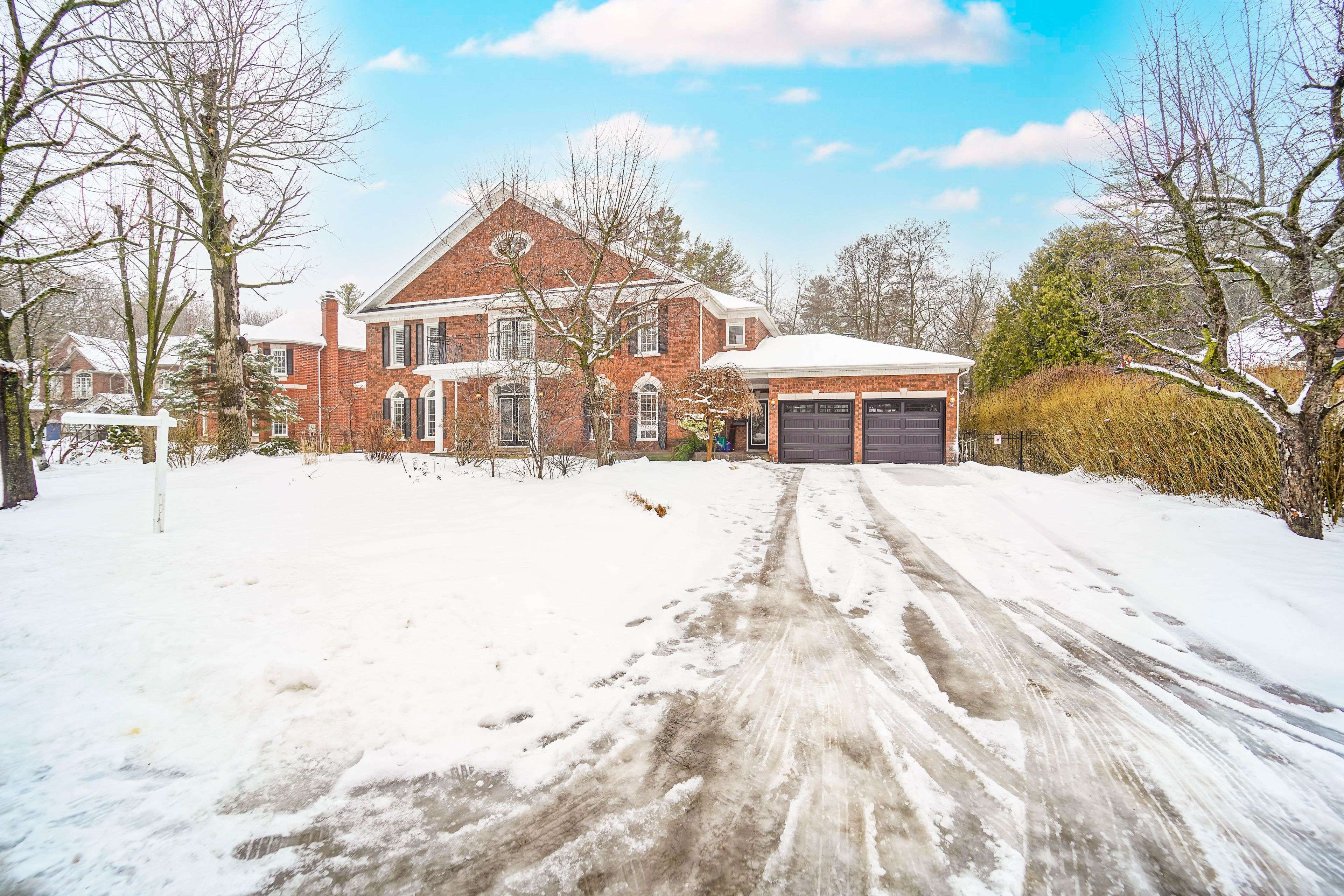 Pickering, ON L1V 1L1,81 Woodview DR