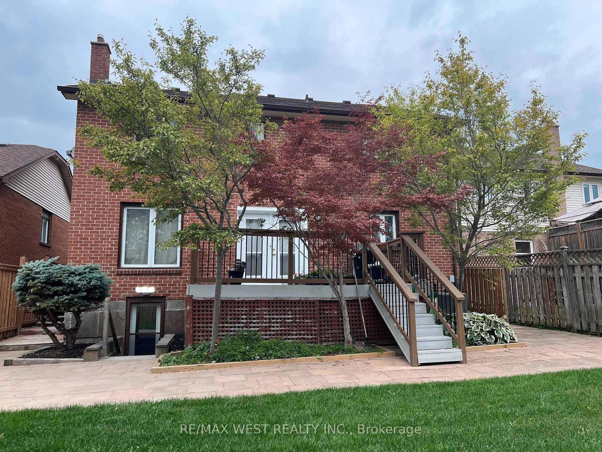 Oshawa, ON L1G 7W2,63 Taylorwood RD #Basement