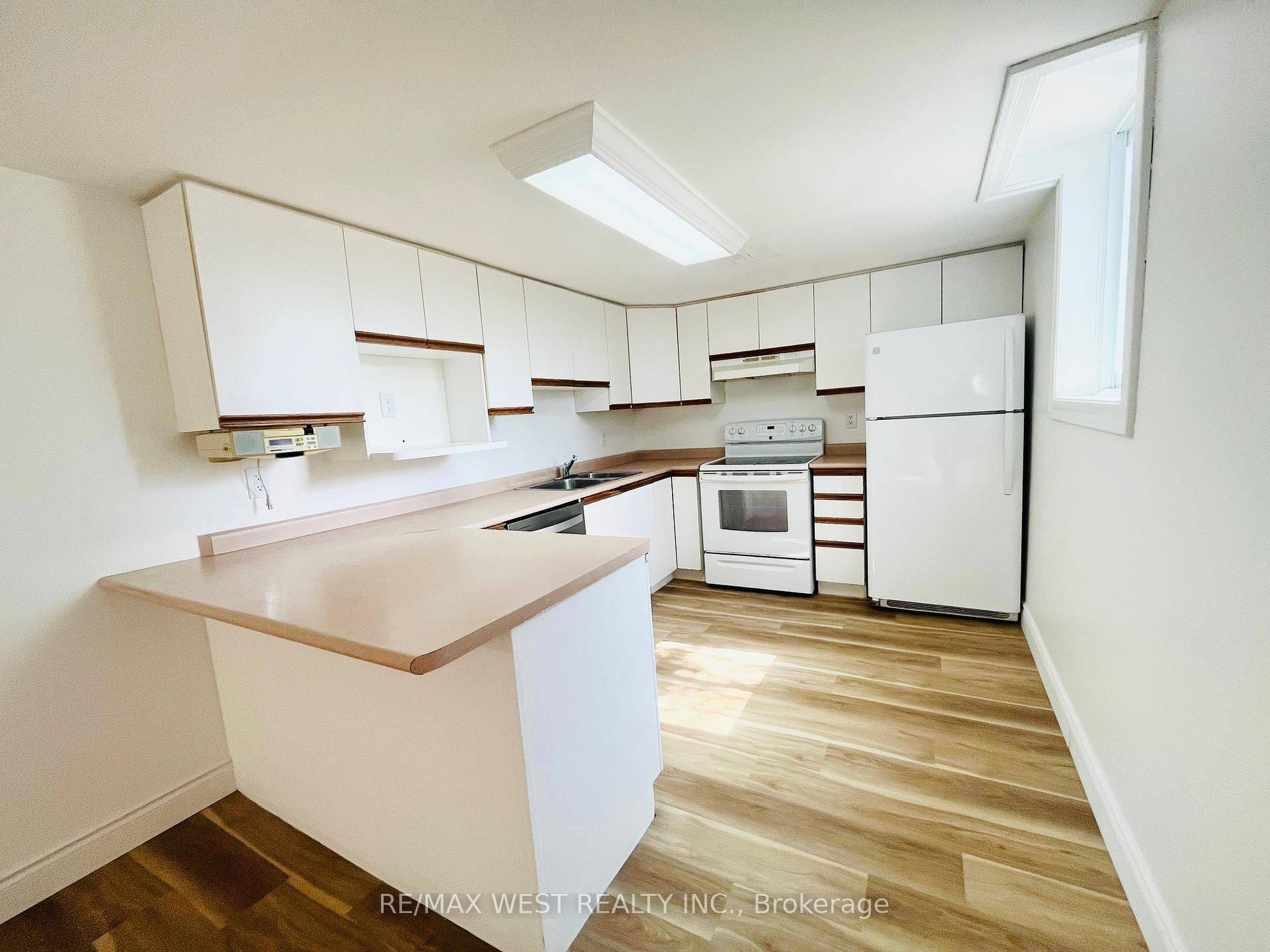 Oshawa, ON L1G 7W2,63 Taylorwood RD #Basement