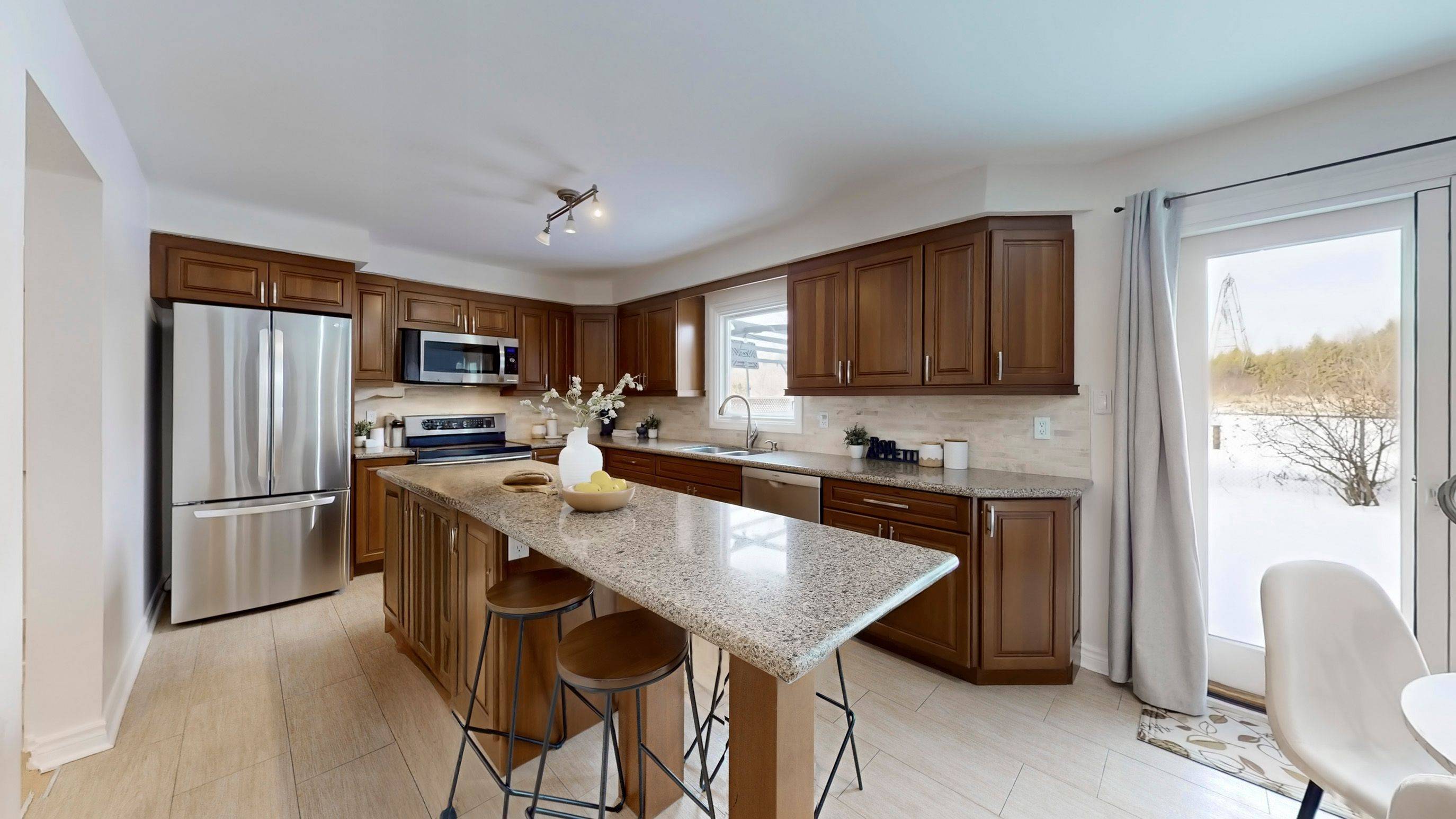 Pickering, ON L1X 1L6,692 Amaretto AVE