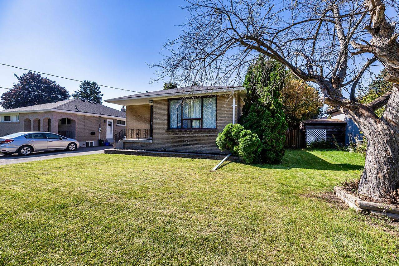 Whitby, ON L1N 4V3,1014 Centre ST N