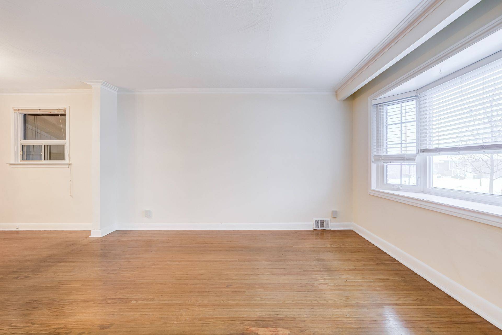 Toronto E04, ON M1K 4J6,32 Century DR