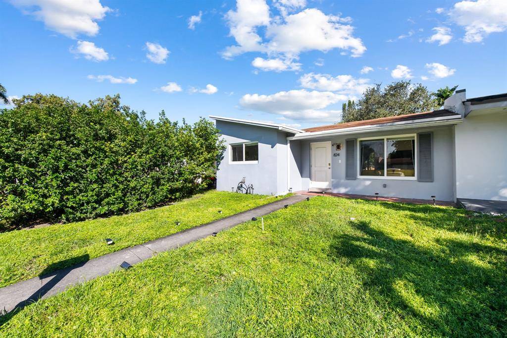 Hollywood, FL 33021,824 N Golf Drive