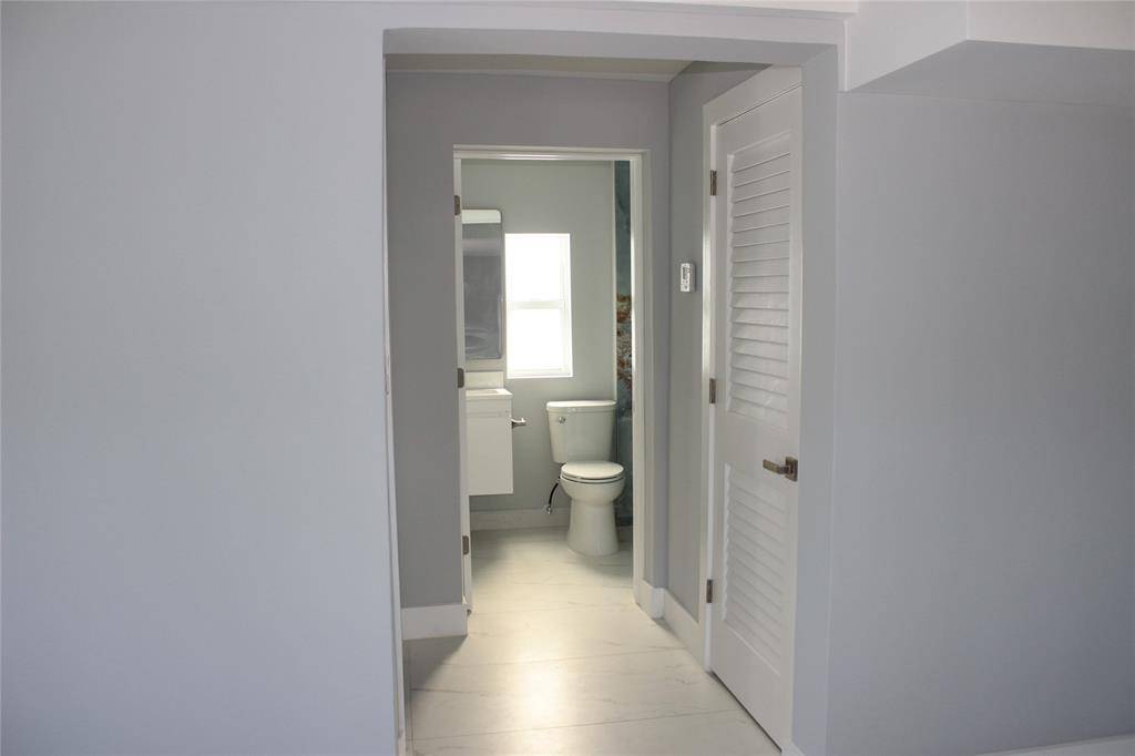 Boynton Beach, FL 33435,522 SE 20th Ct