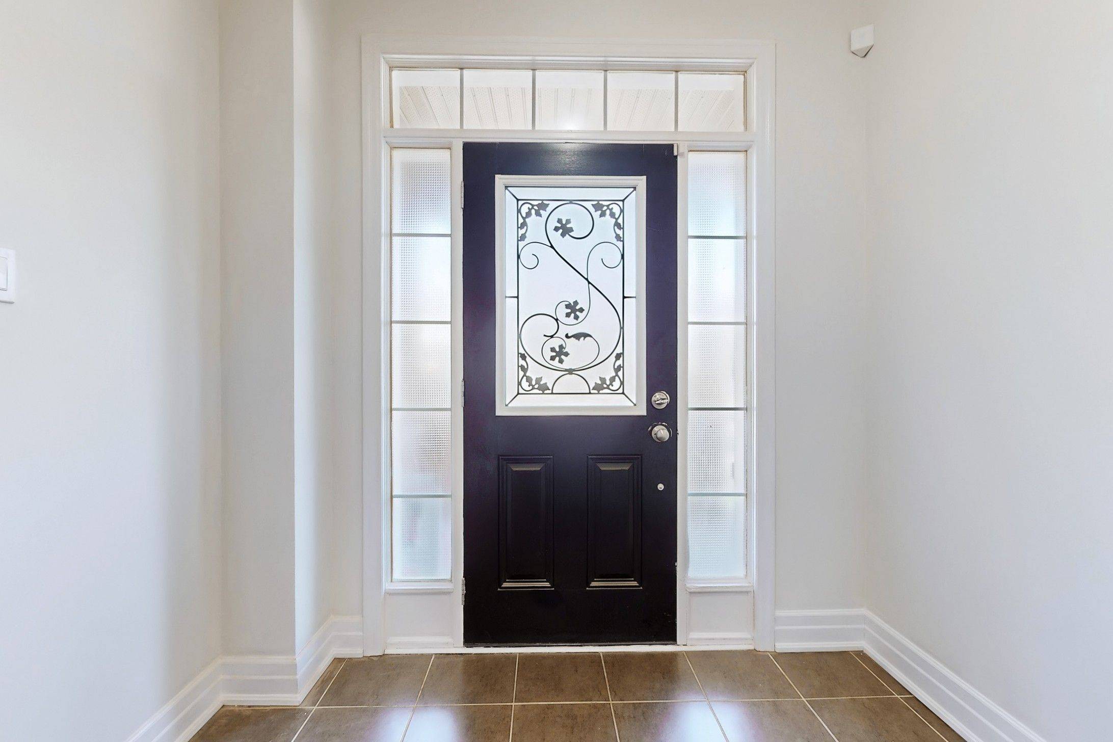 Georgina, ON L4P 0B2,28 Fred Mason ST