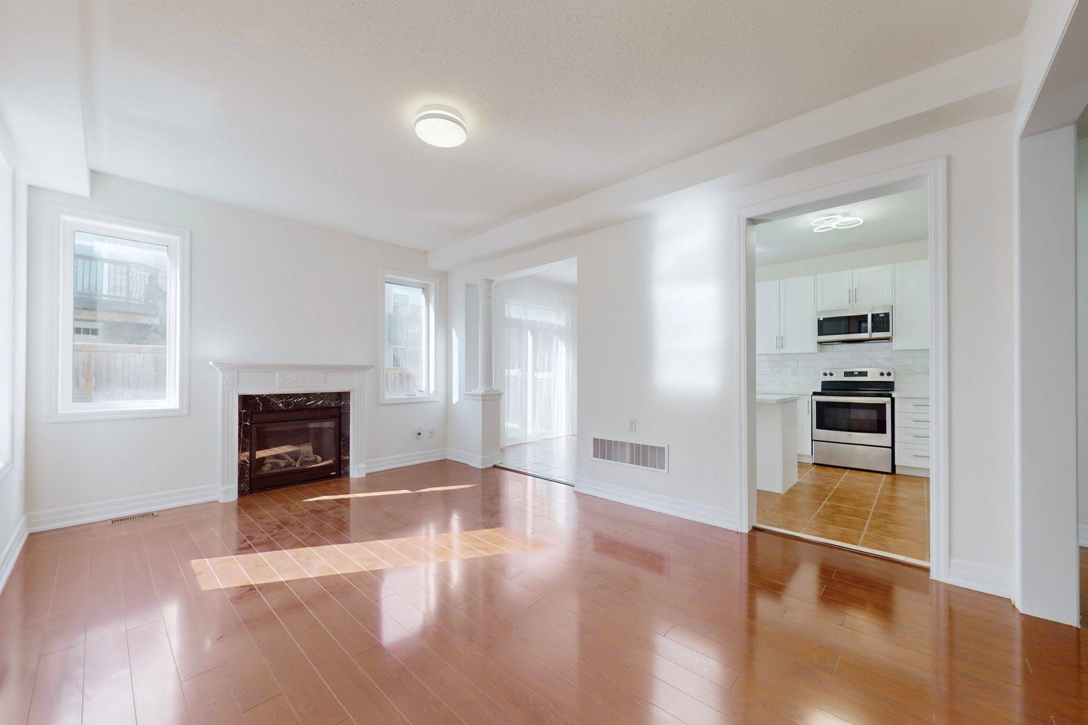 Georgina, ON L4P 0B2,28 Fred Mason ST