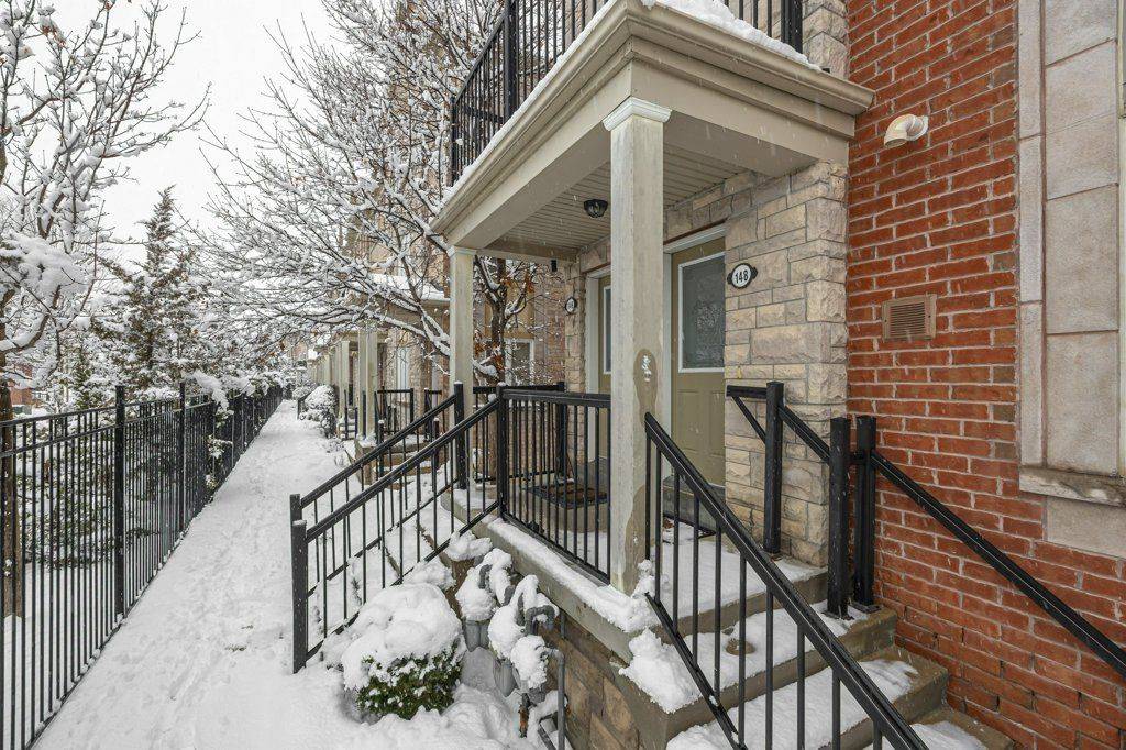 Markham, ON L6E 0C3,148 Louisbourg WAY #129