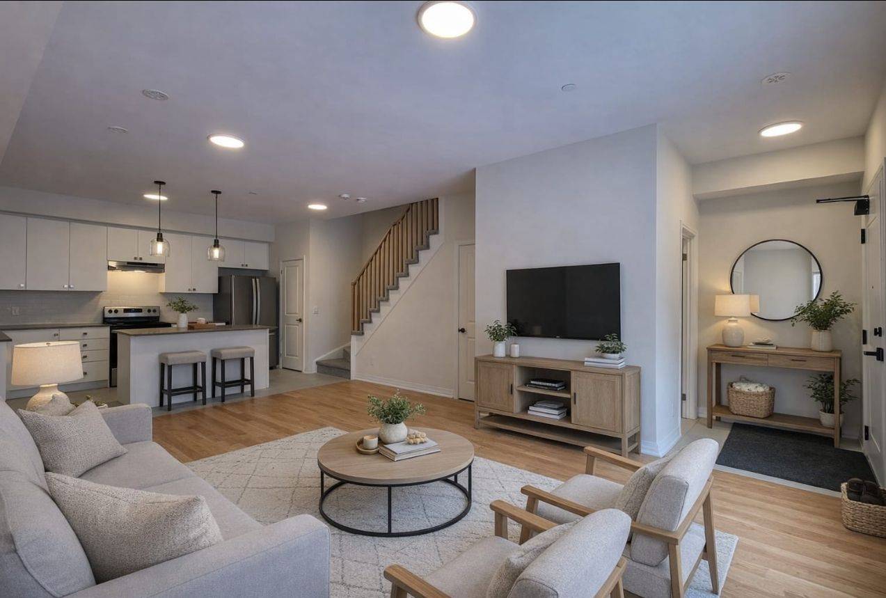 Bradford West Gwillimbury, ON L3Z 4M4,50 Baynes WAY #7