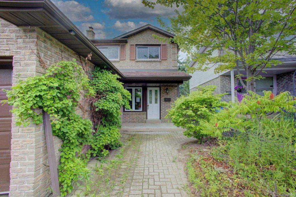 Barrie, ON L4N 5L5,36 Fox RUN