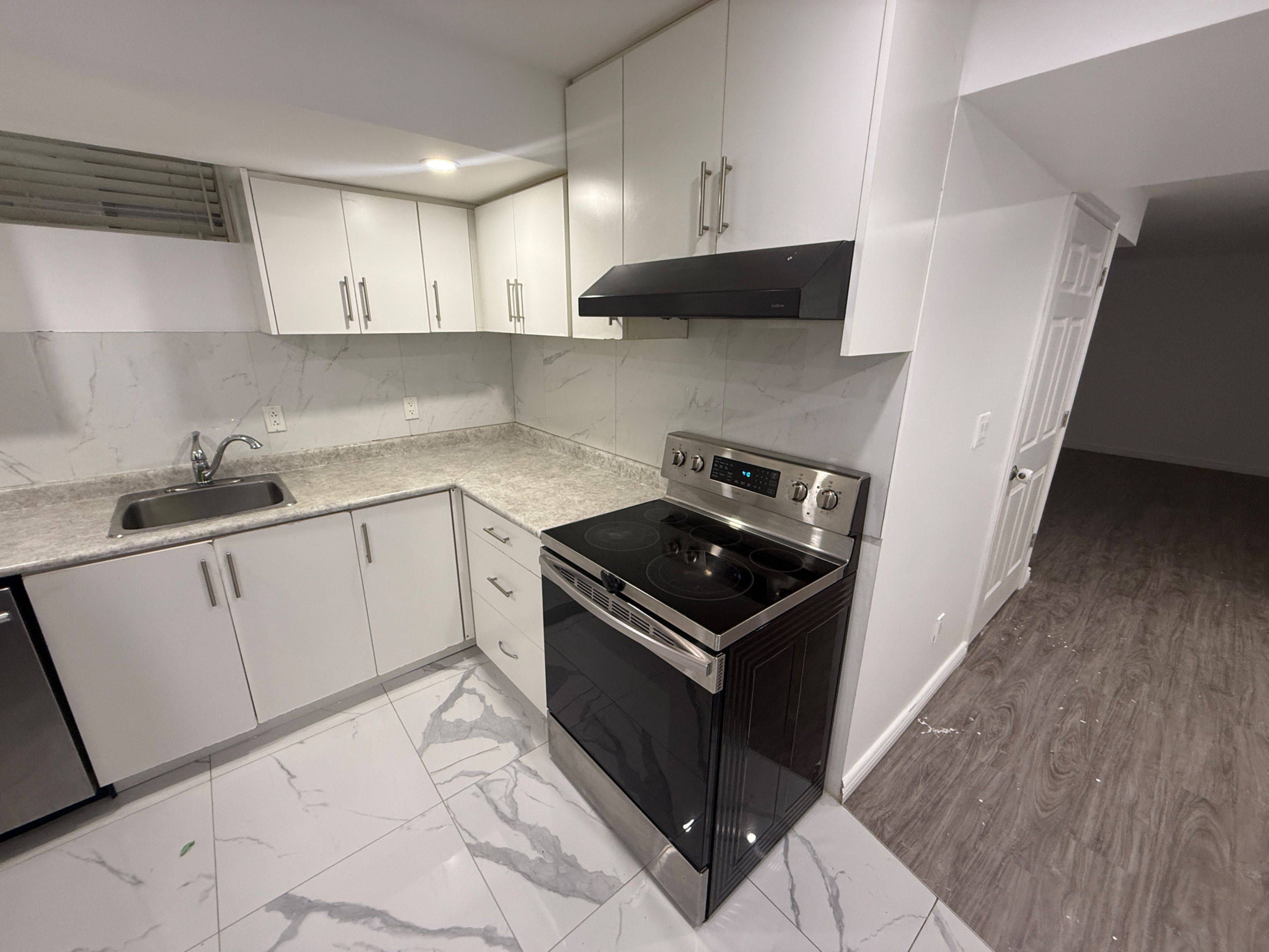 Brampton, ON L6P 4J7,14 Jaypeak RD #BSMT