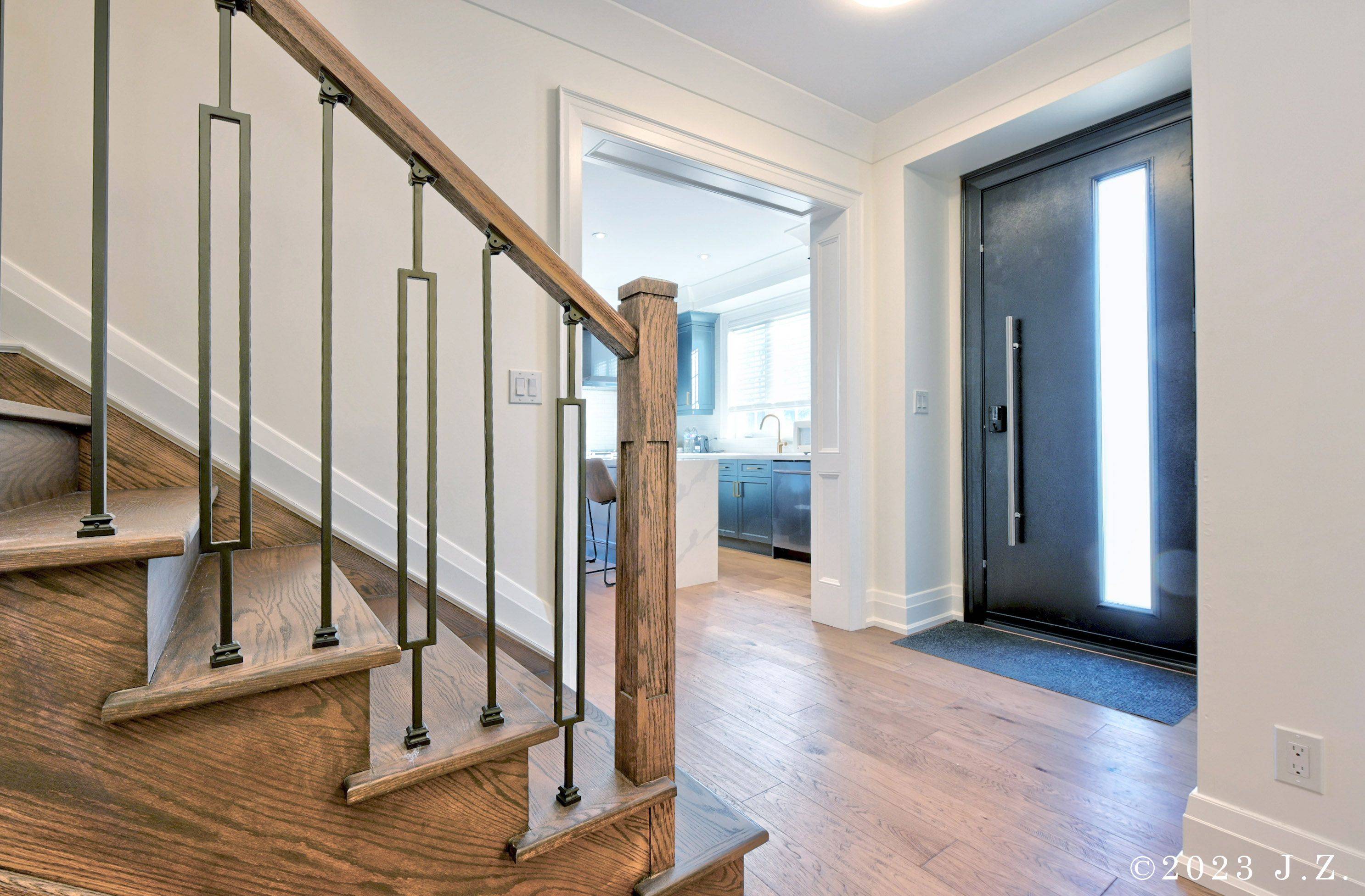 Toronto W04, ON M6M 2E6,60 Emmett AVE